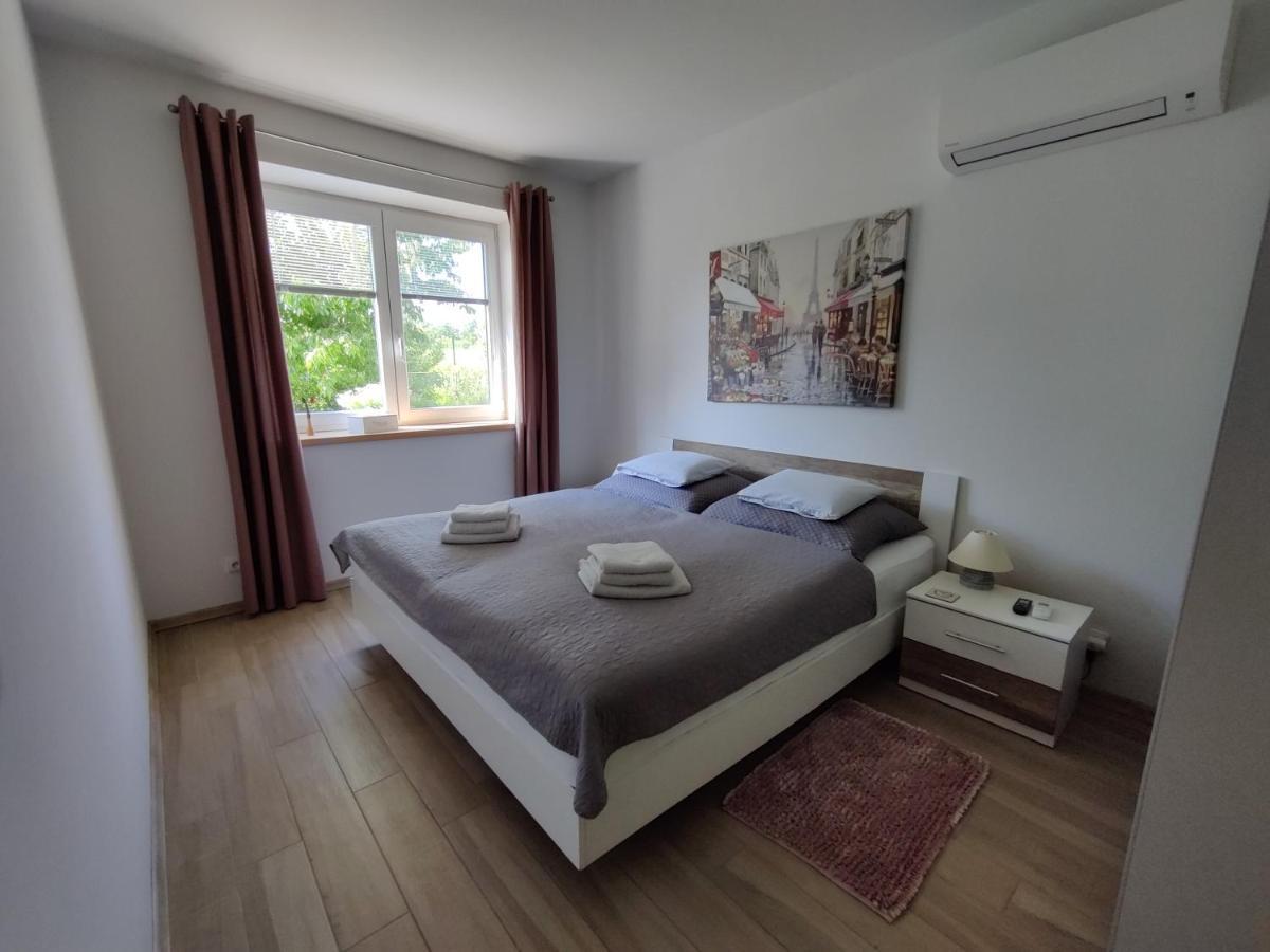 Apartman Pod Lipou - Samostatny Objekt Jaromer Luaran gambar