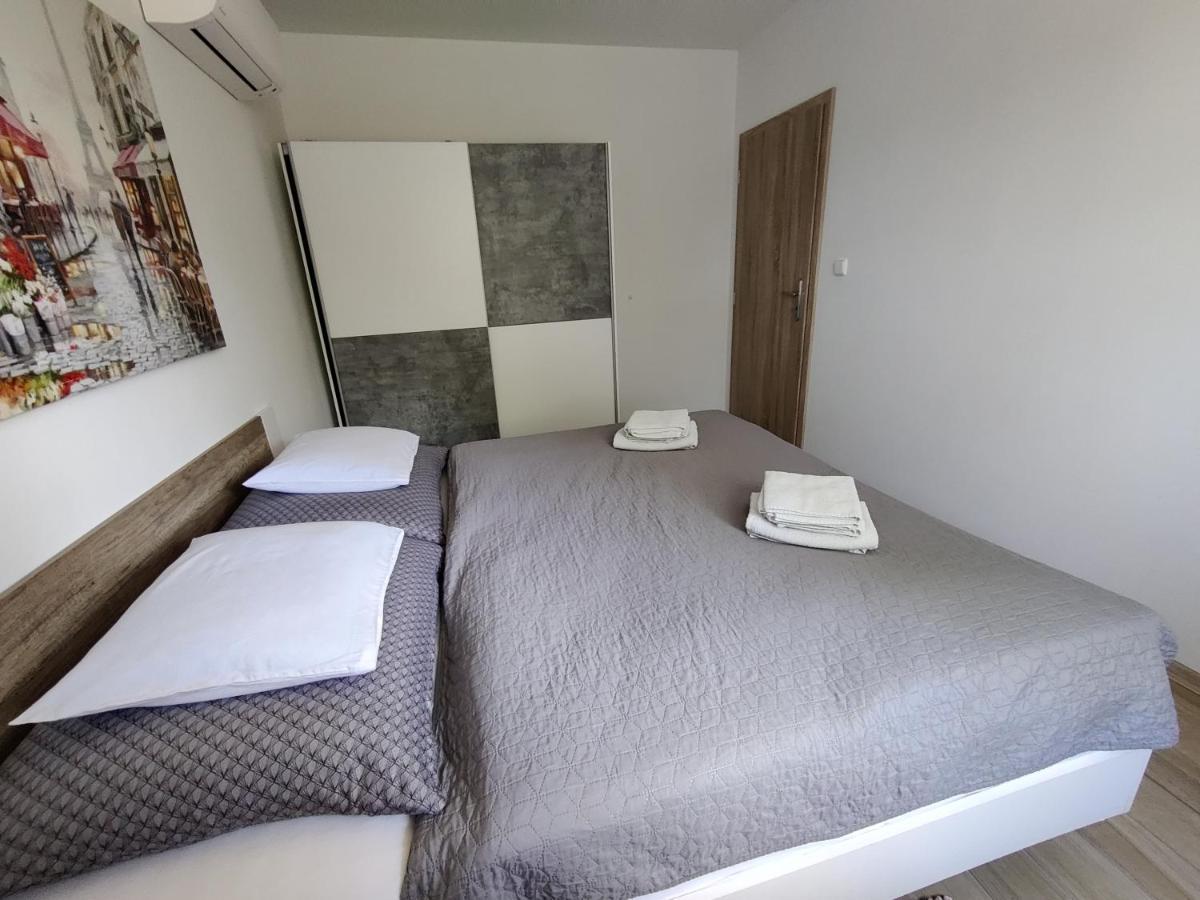 Apartman Pod Lipou - Samostatny Objekt Jaromer Luaran gambar